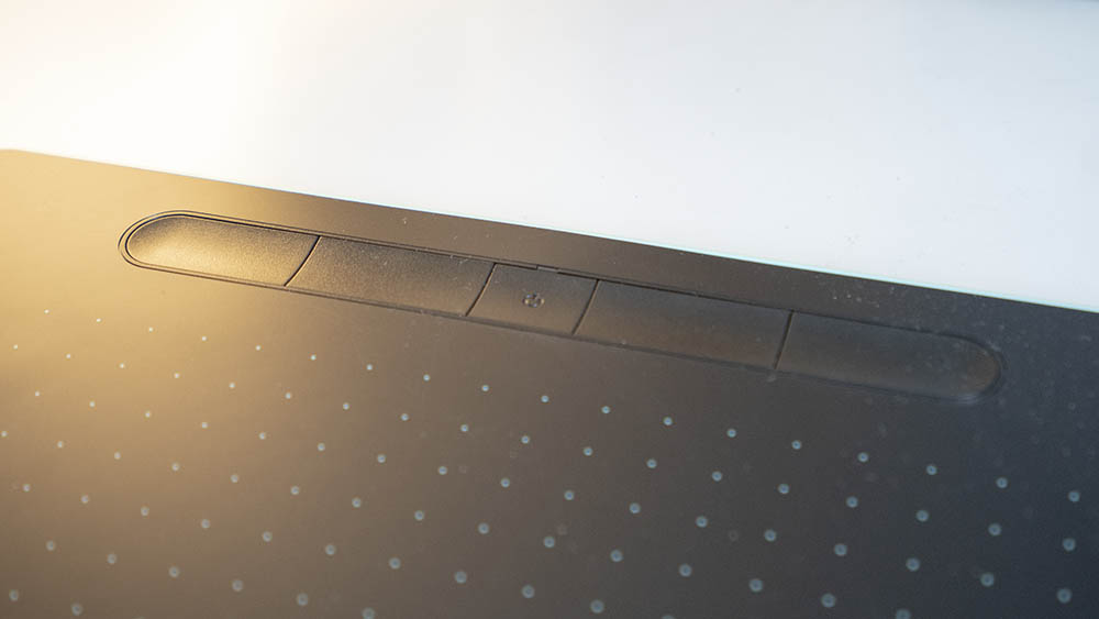 wacom intuos m drawing tablet