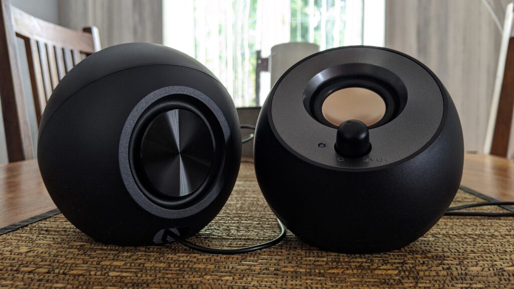 creative pebble v2 speakers