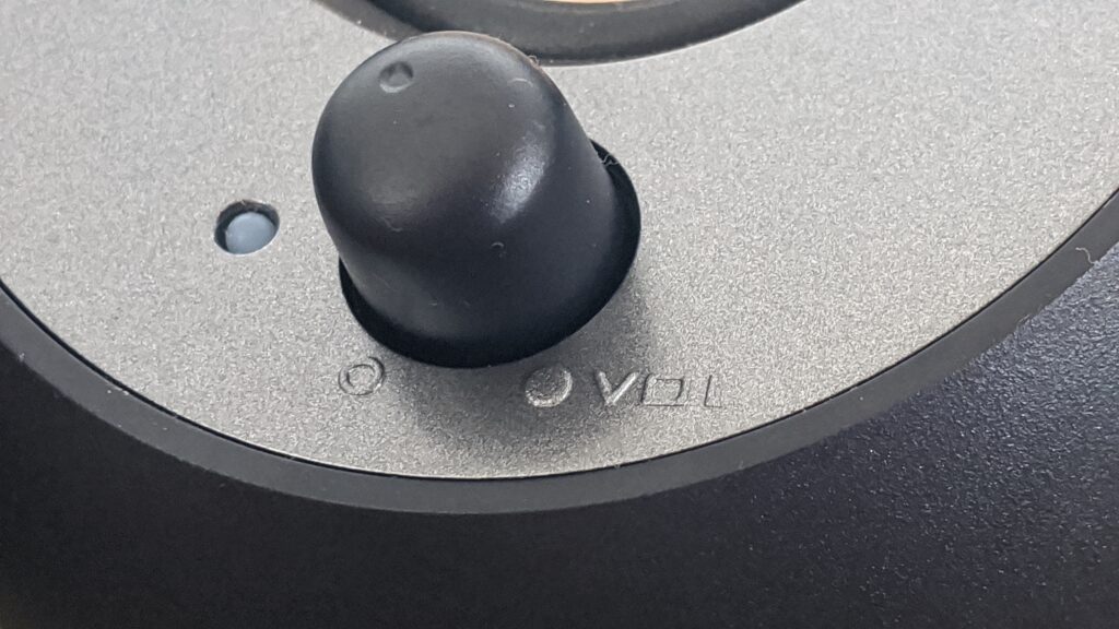 creative pebble v2 speakers