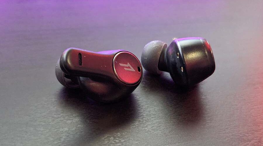 1More PistonBuds headphones